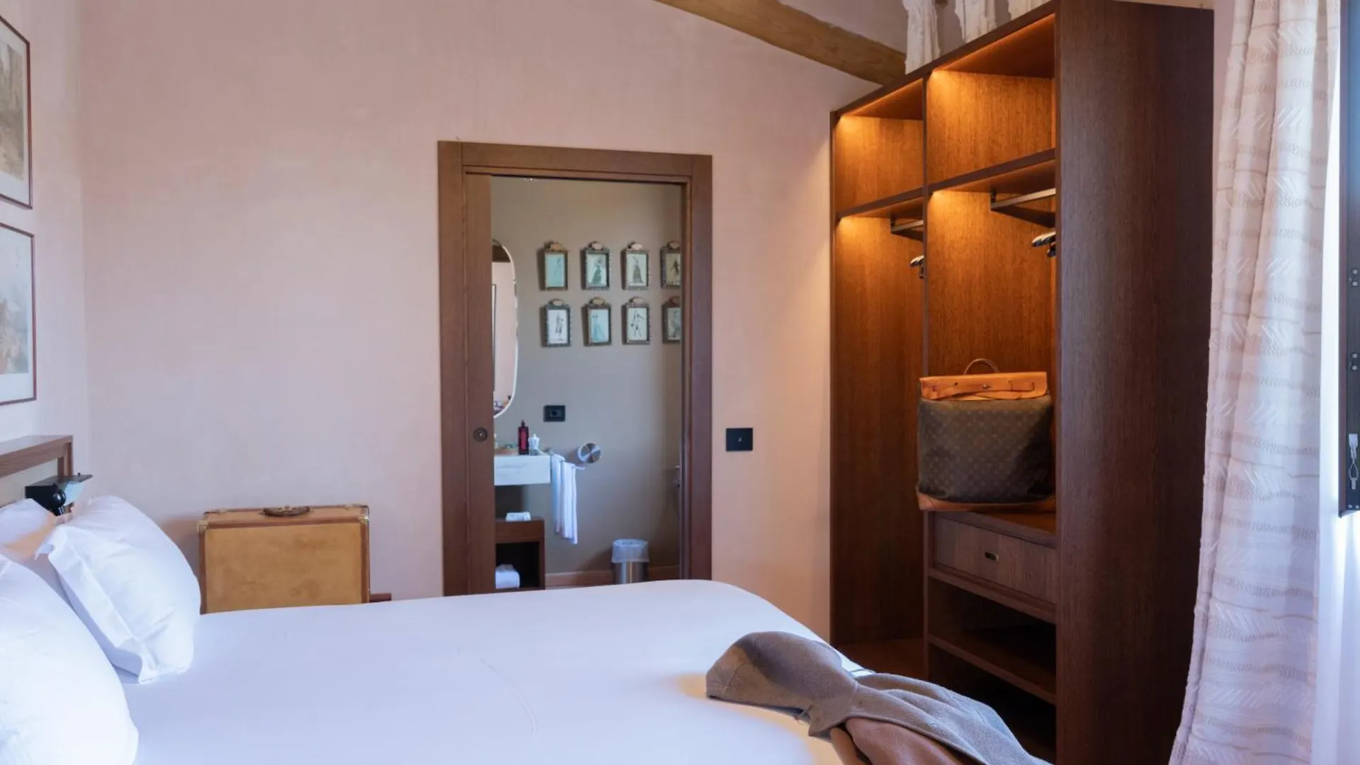 Paradis Agricole Pietrasanta 0*,  Italy